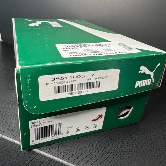 Puma Suede Jr. size 7y “high risk red”  LOOKS NEW - Picture 15 of 15